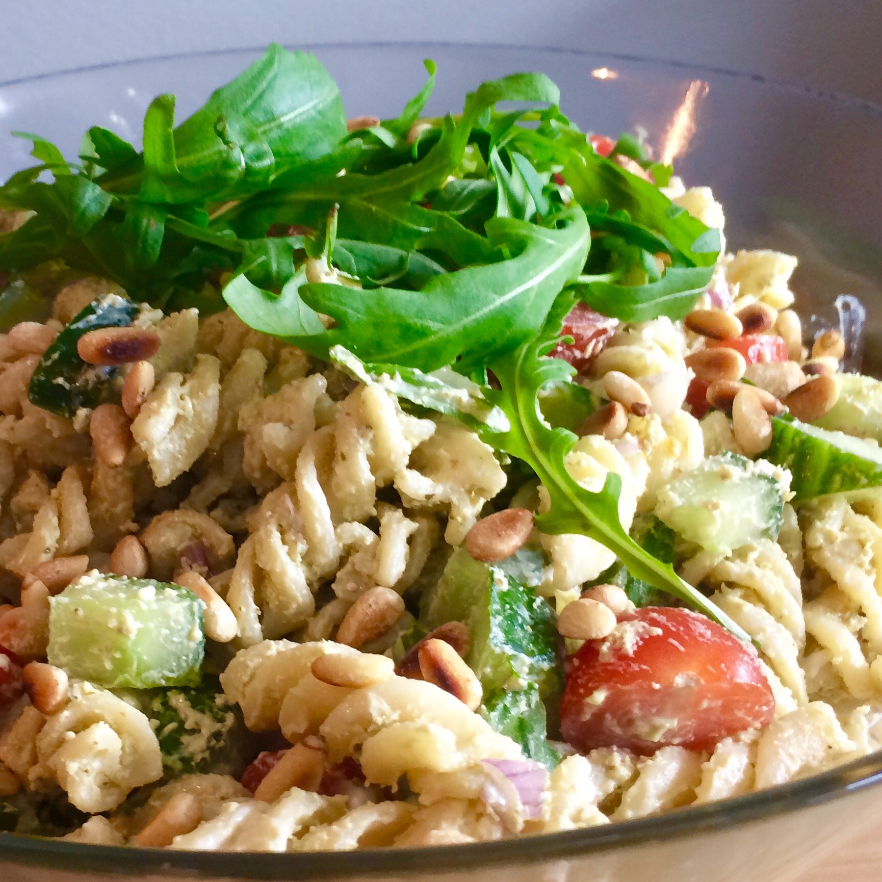 Eenvoudige pasta pesto salade